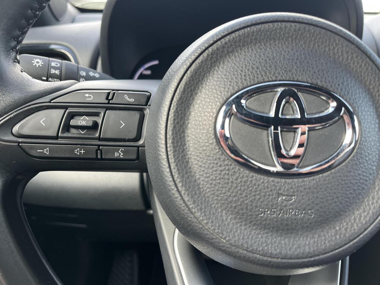 Toyota YARIS Cross 1.5 Hybrid Dynamic | Parkeersensoren | Stoelverwarming | Carplay | LED koplampen |