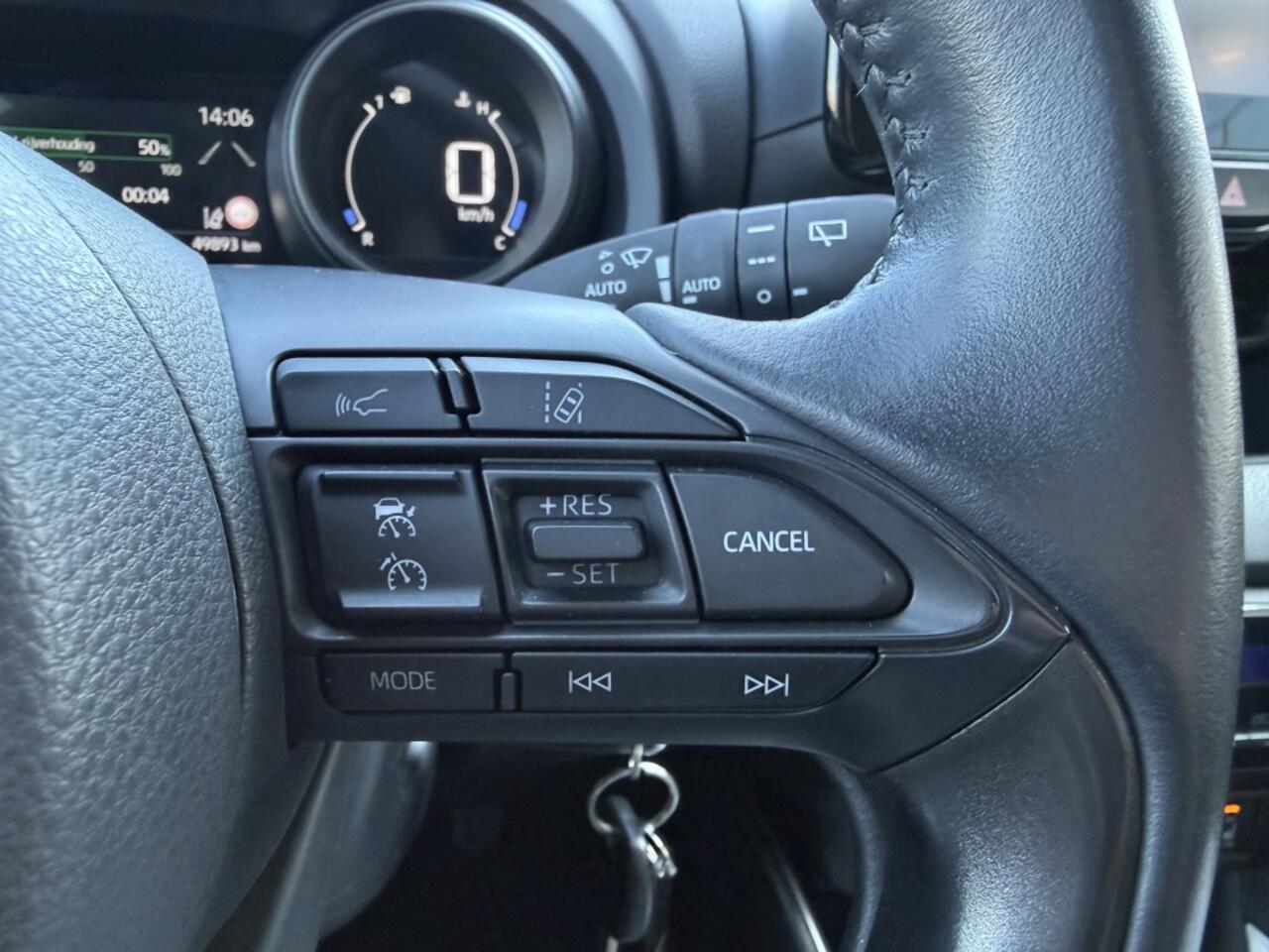 Toyota YARIS 1.5 Hybrid Dynamic Limited | Stoelverwarming | Parkeersensoren