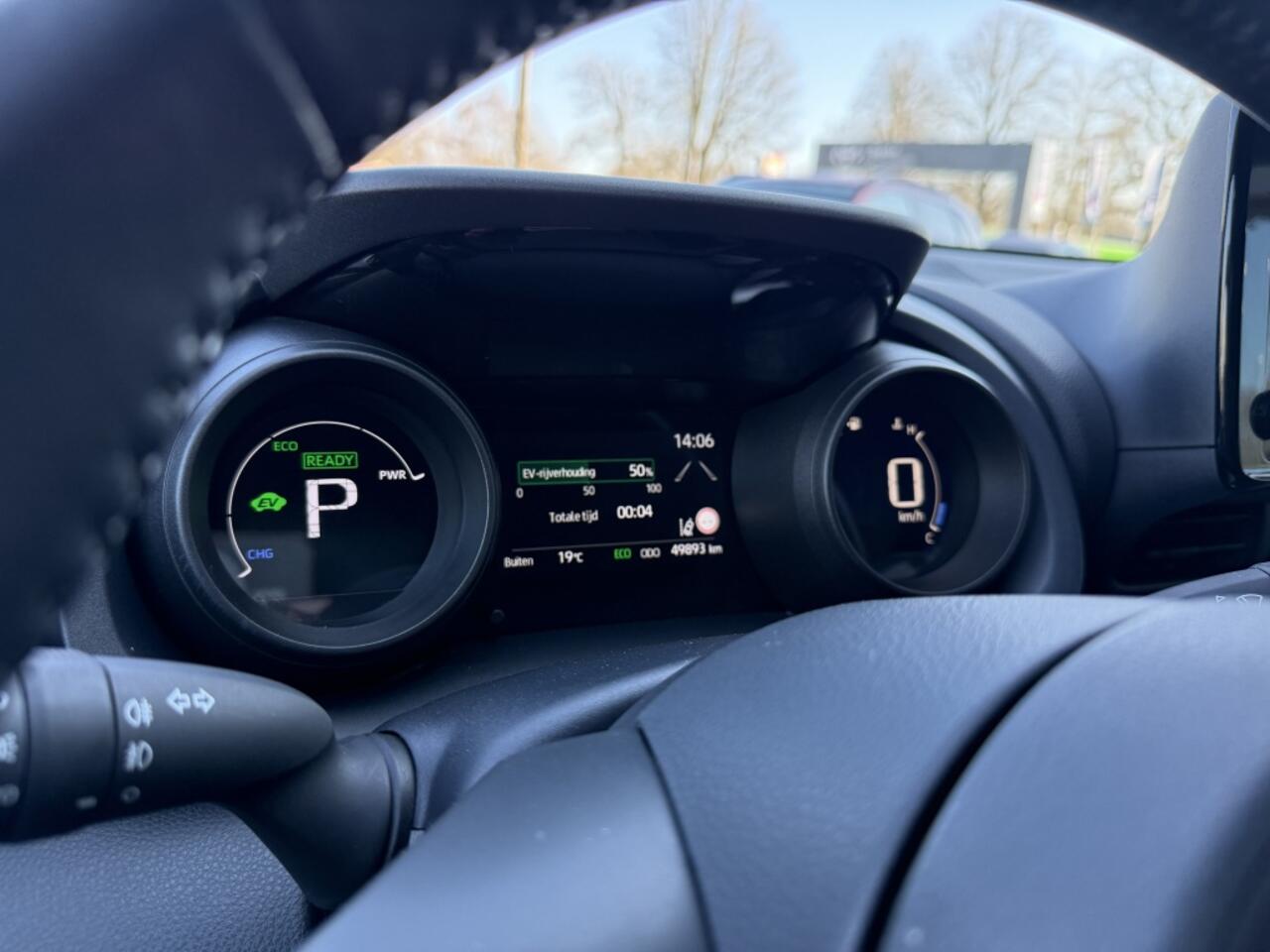 Toyota YARIS 1.5 Hybrid Dynamic Limited | Stoelverwarming | Parkeersensoren