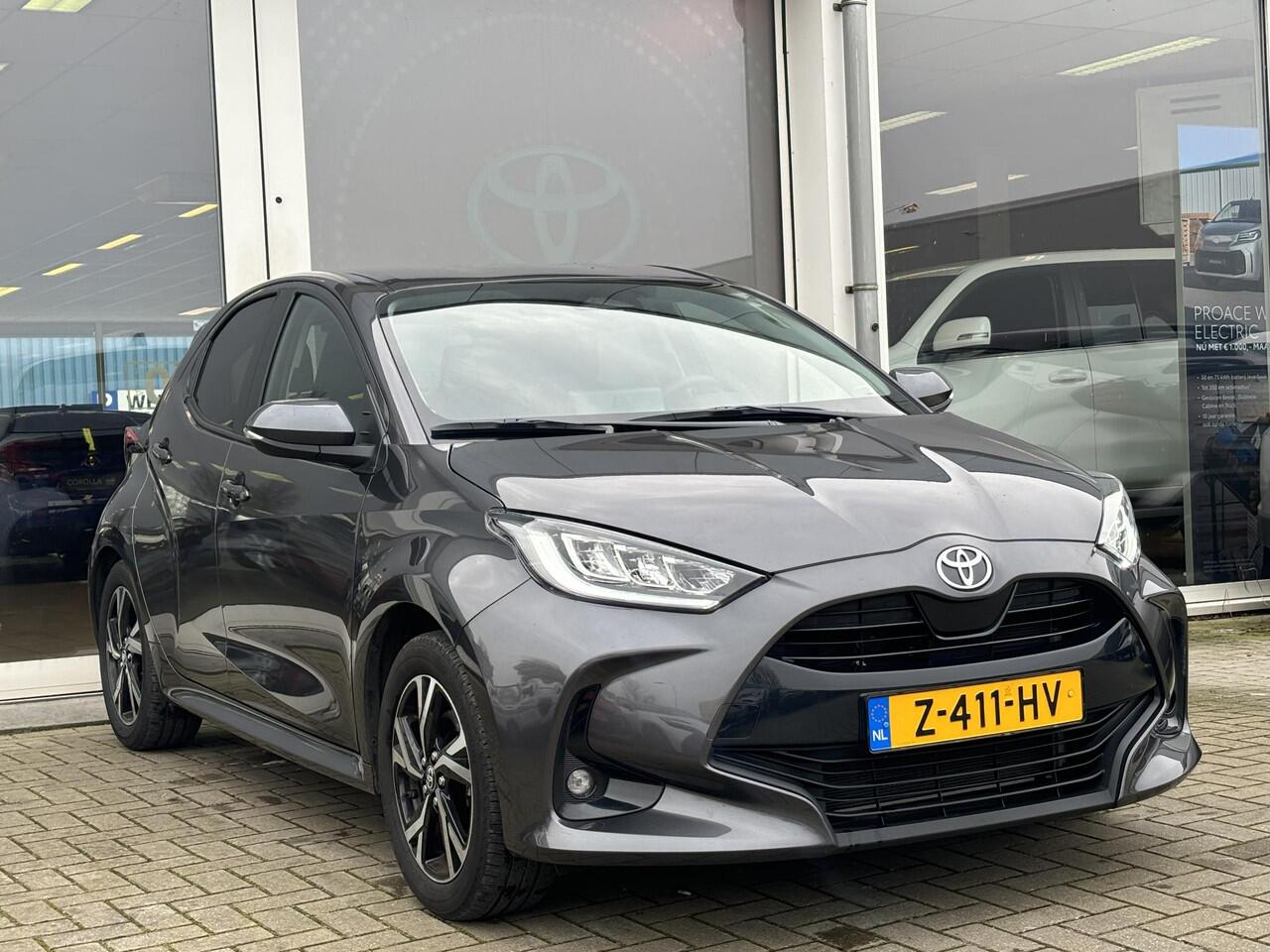 Toyota YARIS 1.5 Hybrid 115 First Edition | Keyless entry en start | Apple CarPlay/Android Auto | Camera | 1ste eugenaar | Toyota garantie tot 2024!