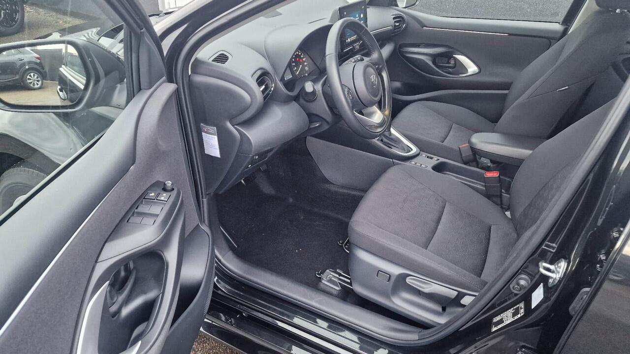 Toyota YARIS 1.5 Hybrid 115 Active | Achteruitrij camera | Airco (automatisch) | Spraakbediening | Apple Carplay/Android Auto | Adaptive cruise control |