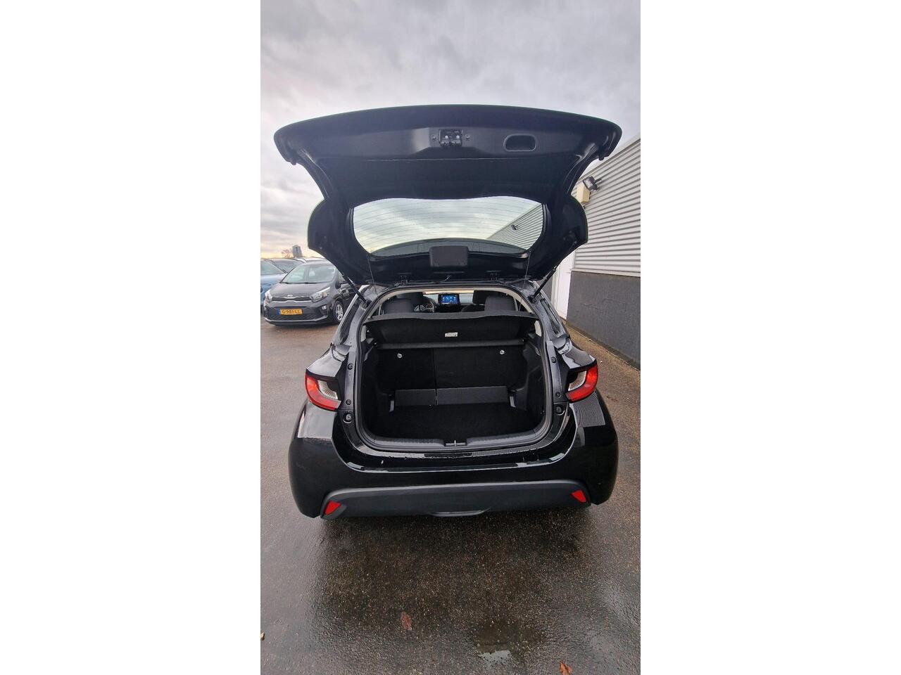 Toyota YARIS 1.5 Hybrid 115 Active | Achteruitrij camera | Airco (automatisch) | Spraakbediening | Apple Carplay/Android Auto | Adaptive cruise control |