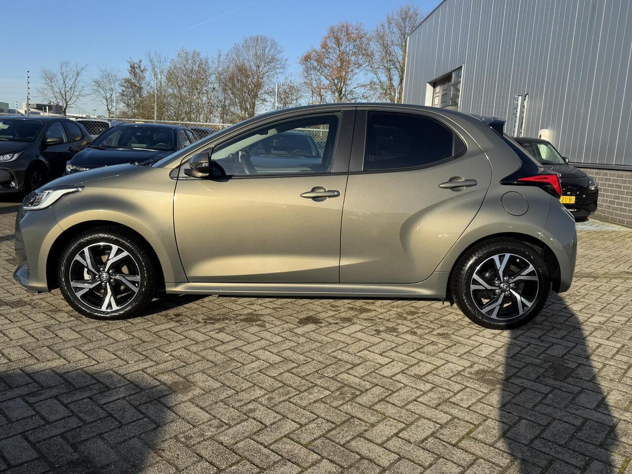 Toyota YARIS 1.5 VVT-i First Edition | Rijklaar | Cruise Control Adaptief | Airco | Navi via app | Camera