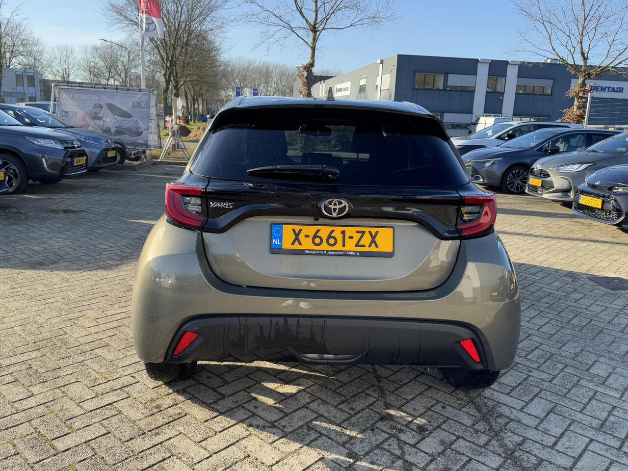 Toyota YARIS 1.5 VVT-i First Edition | Rijklaar | Cruise Control Adaptief | Airco | Navi via app | Camera