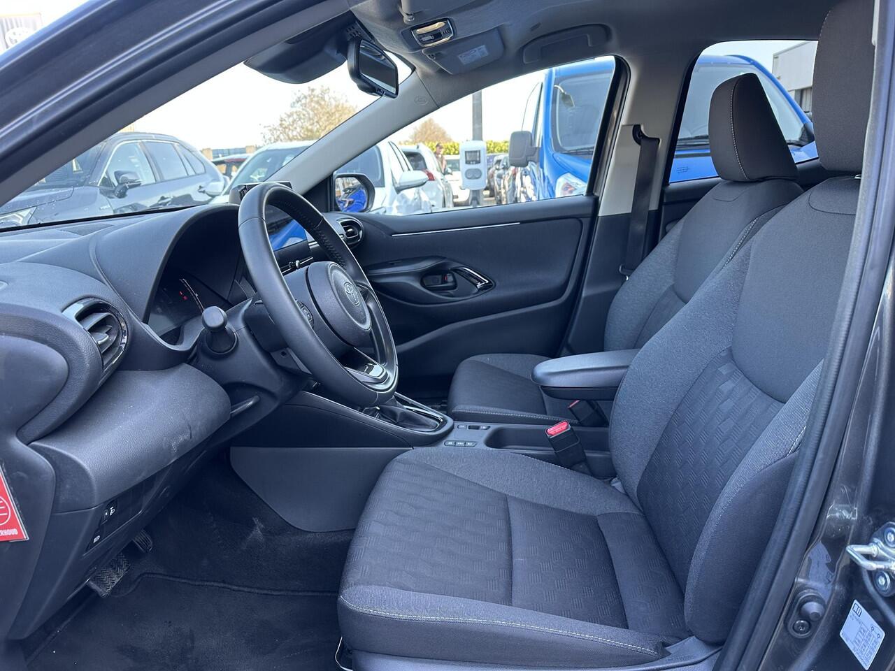 Toyota YARIS 1.5 Hybrid 115 First Edition