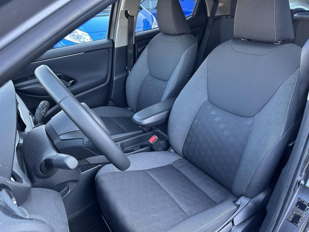 Toyota YARIS 1.5 Hybrid 115 First Edition