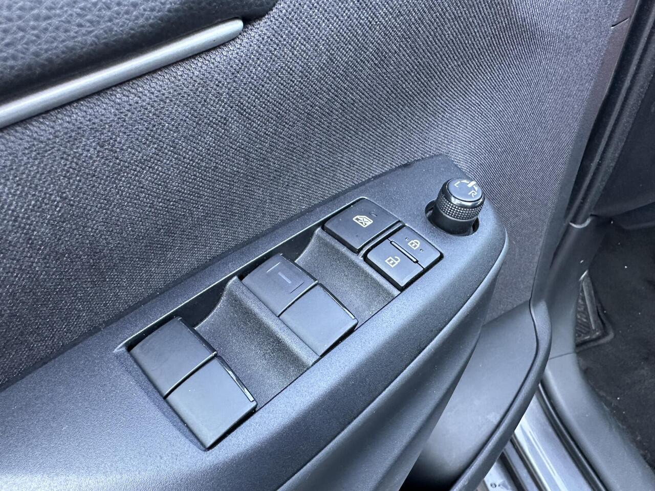 Toyota YARIS 1.5 Hybrid 115 First Edition