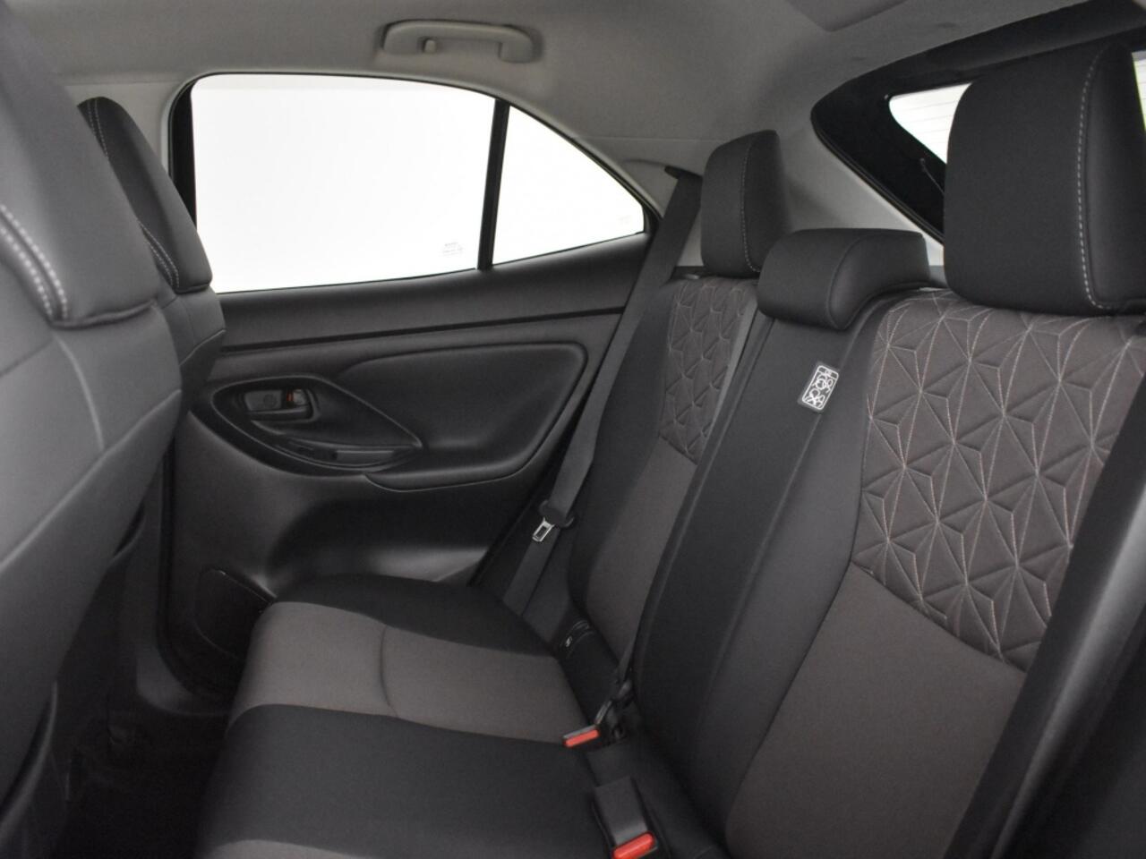 Toyota YARIS 1.5 Hybrid 130 Executive | Stuur en Stoelverwarming | PDC V+A |