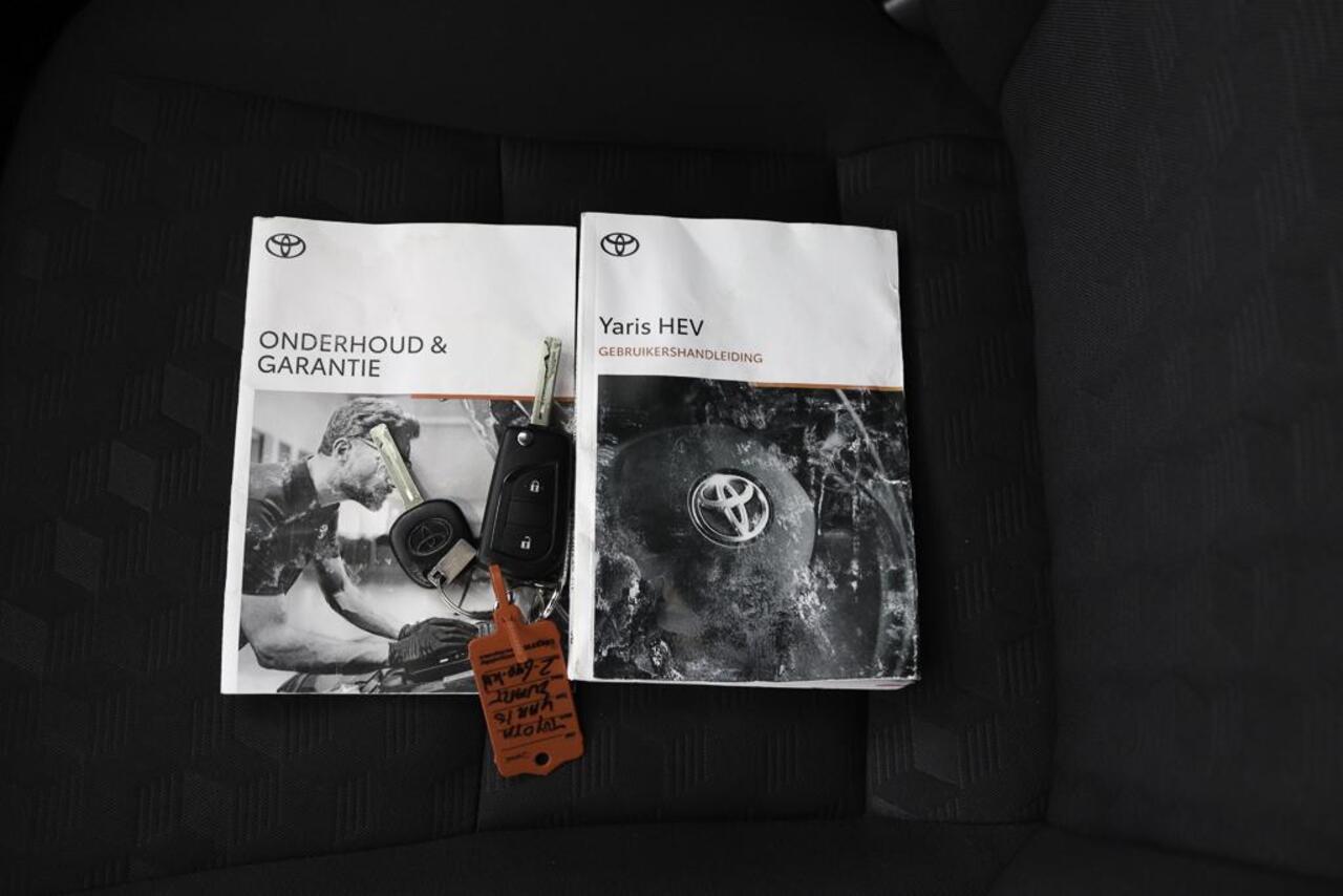 Toyota YARIS 1.5 Hybrid 115 | Climate control | Parkeercamera | Apple carplay android auto |