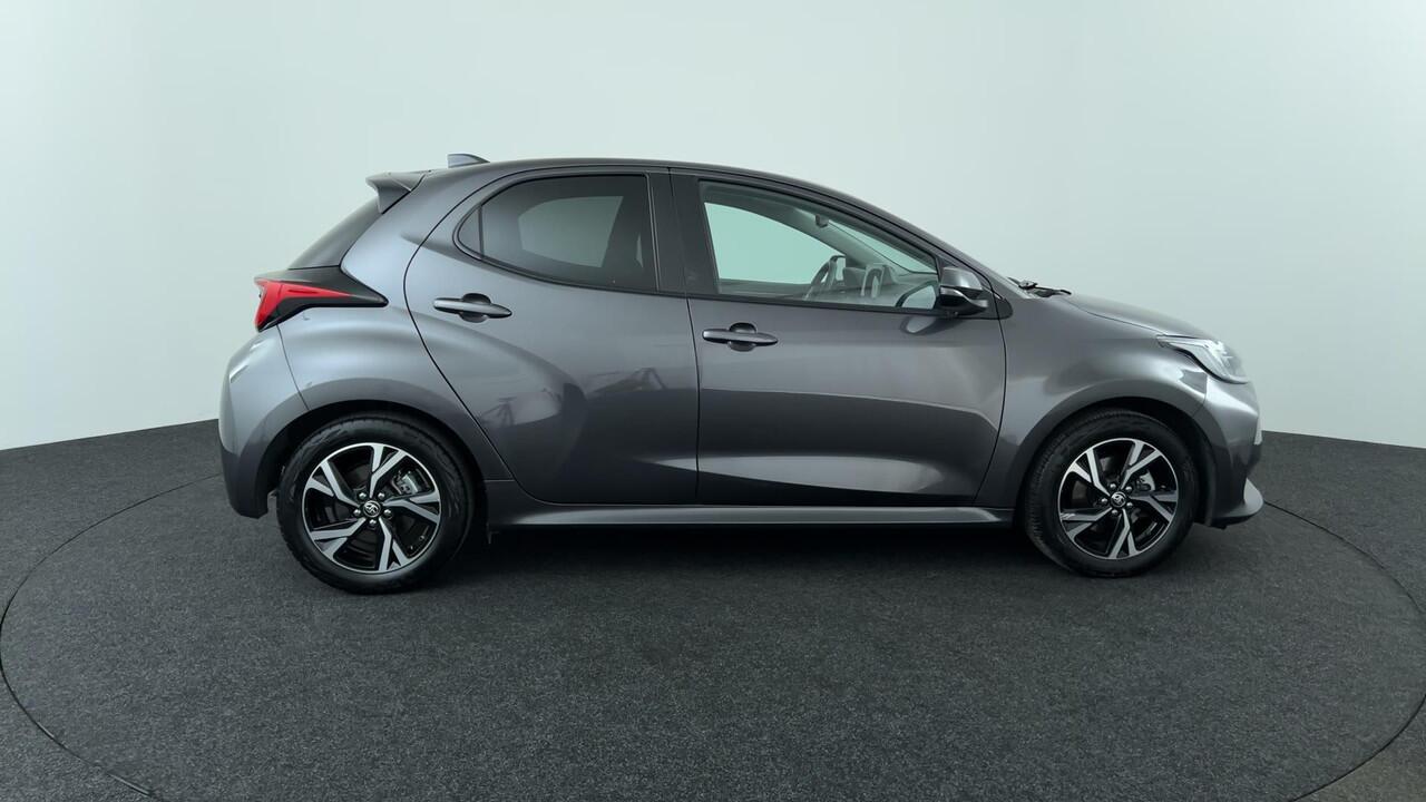 Toyota YARIS 1.5 Hybrid 115 First Edition | Rijklaar | LED | Camera | Navi | Keyless