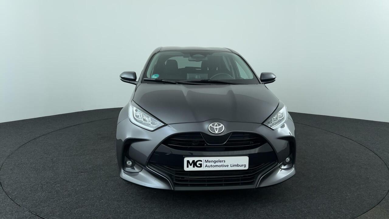 Toyota YARIS 1.5 Hybrid 115 First Edition | Rijklaar | LED | Camera | Navi | Keyless