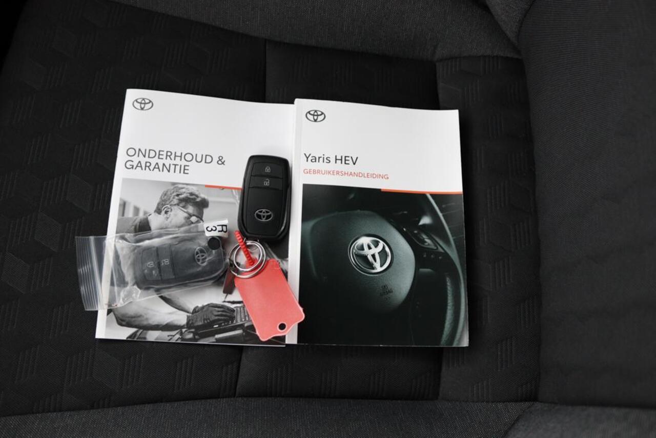 Toyota YARIS 1.5 Hybrid 115 First Edition | Climate control | Navigatie | Keyless | Apple carplay |