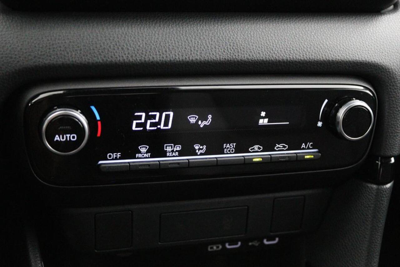 Toyota YARIS 1.5 Hybrid 115 First Edition | Climate control | Navigatie | Keyless | Apple carplay |