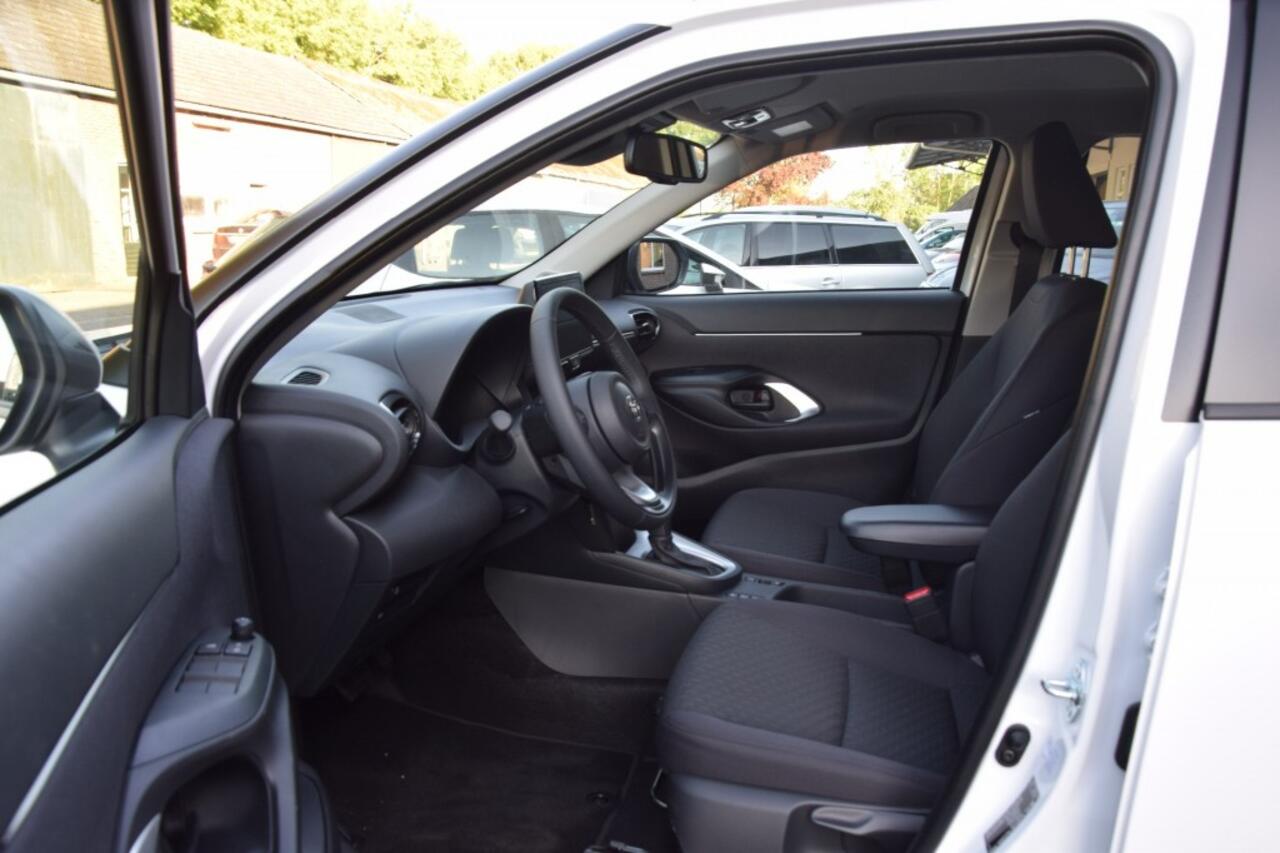 Toyota YARIS 1.5 HYBRID NIEUW! AUTOMAAT/CAMERA/ADAP. CRUISE/