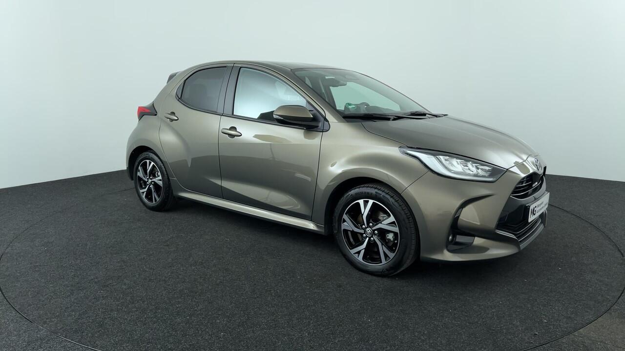 Toyota YARIS 1.5 Hybrid 115 First Edition | Rijklaar | LED | Camera | Navigatie | Keyless