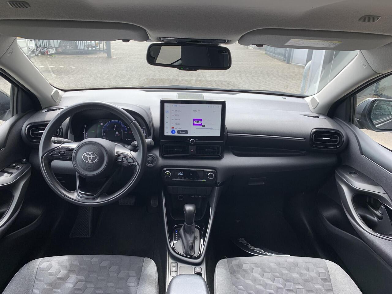 Toyota YARIS 1.5 Hybrid 115 First Edition