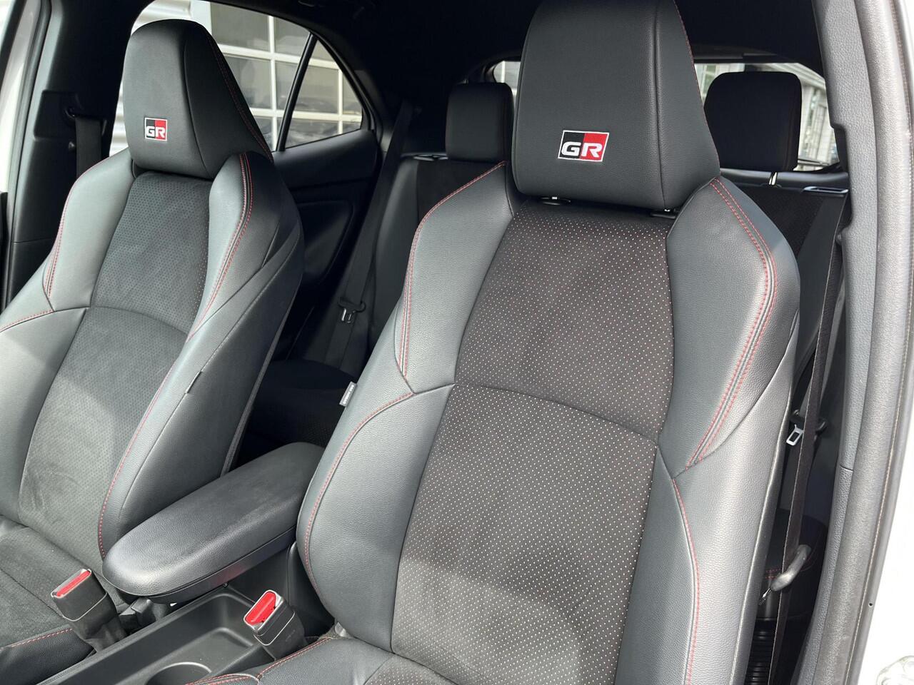 Toyota YARIS Cross 1.5 Hybrid GR Sport | All-in prijs | Automaat | Apple/ android auto | Blind spot