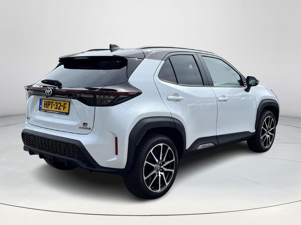 Toyota YARIS Cross 1.5 Hybrid GR Sport | All-in prijs | Automaat | Apple/ android auto | Blind spot