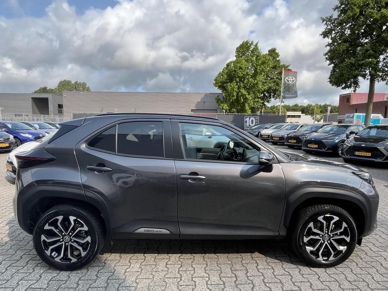 Toyota YARIS Cross 1.5 Hybrid 115 First Edition All seasonbanden