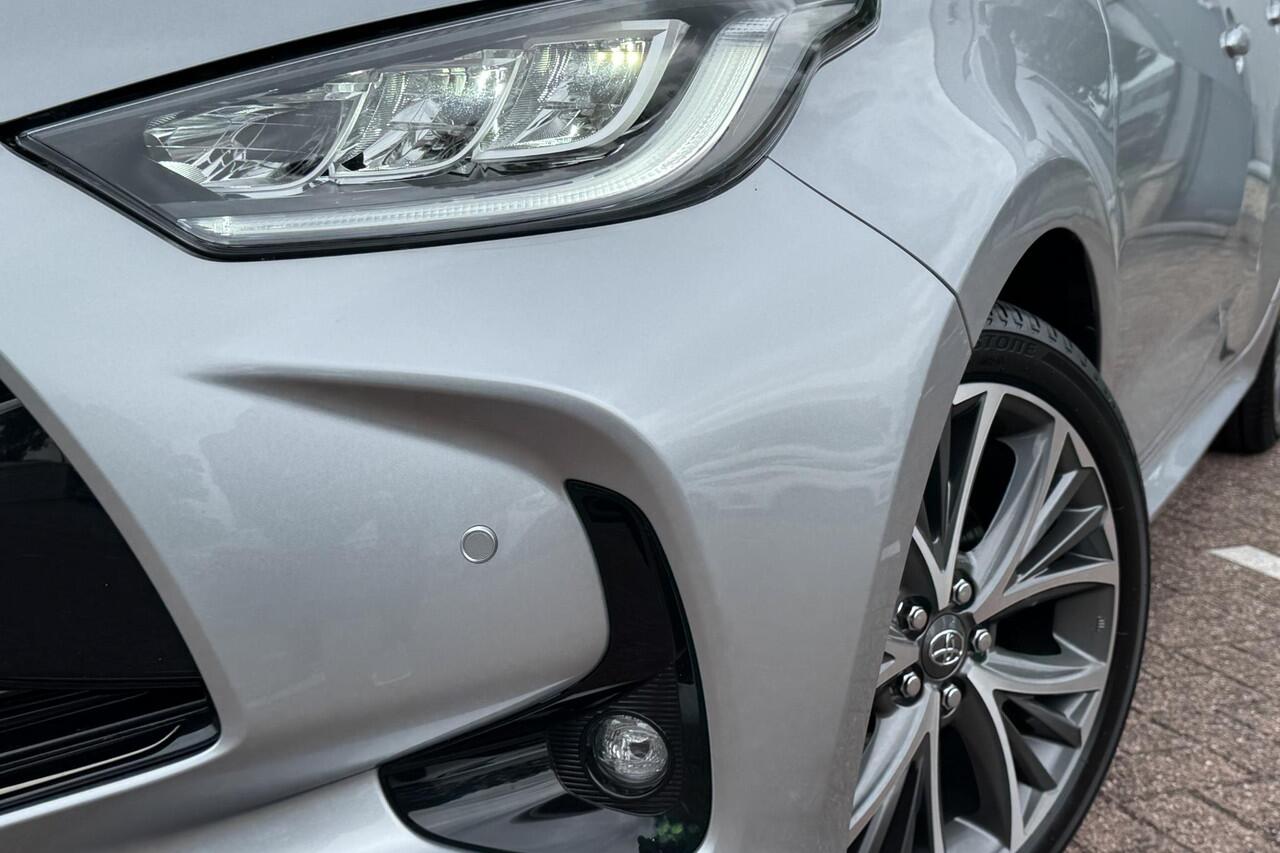 Toyota YARIS 1.5 Hybrid 130 Executive Stoel- & Stuur verwarming, HUD, Dodehoek detectie, Parkeersensoren rondom, JBL, LED, Leder met premium stof, Smart Key