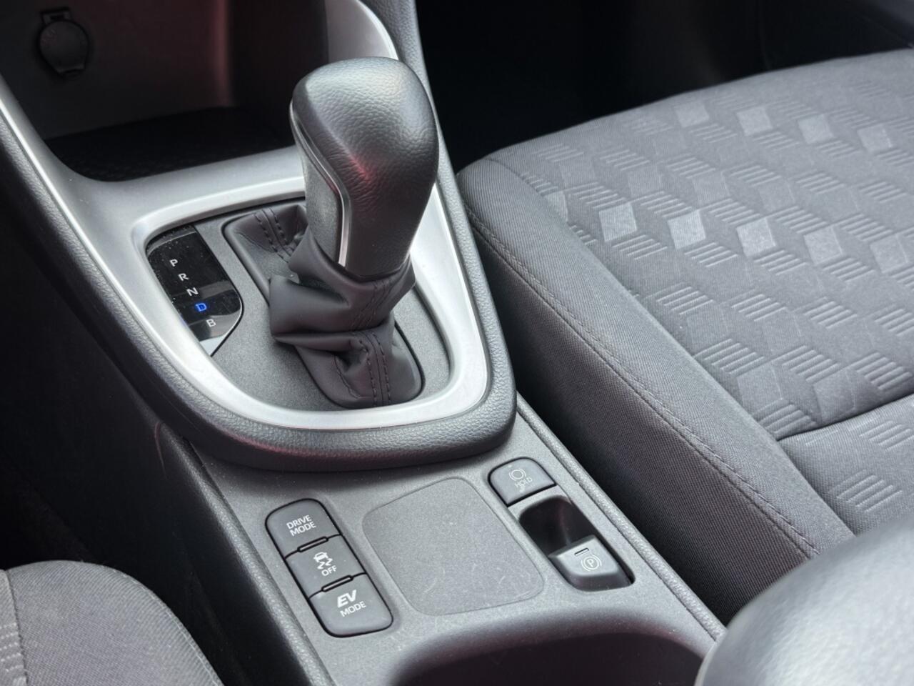 Toyota YARIS 1.5 Hyb. 115 Active