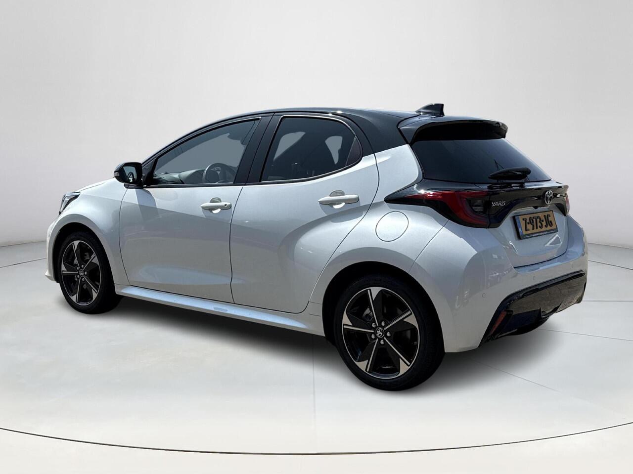 Toyota YARIS 1.5 Hybrid 130 Launch Edition **HEAD-UP DISPLAY/ STOEL EN STUURWIELVERWARMING/ DODEHOEK DETECTIE/ 36 MAANDEN GARANTIE**