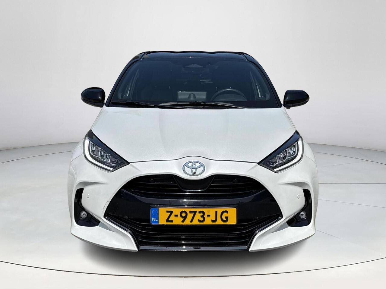 Toyota YARIS 1.5 Hybrid 130 Launch Edition **HEAD-UP DISPLAY/ STOEL EN STUURWIELVERWARMING/ DODEHOEK DETECTIE/ 36 MAANDEN GARANTIE**
