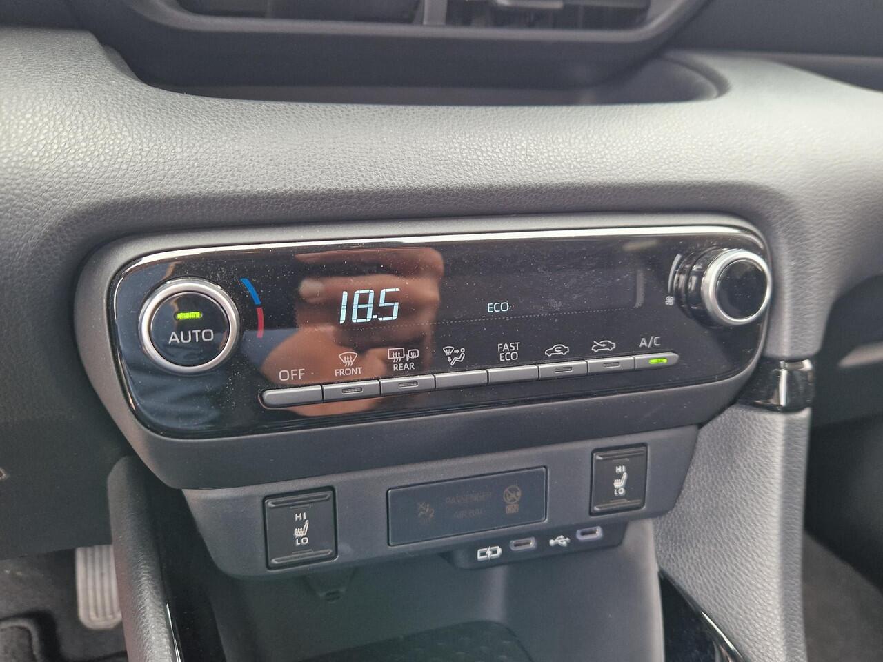 Toyota YARIS 1.5 Hybrid 115 First Edition