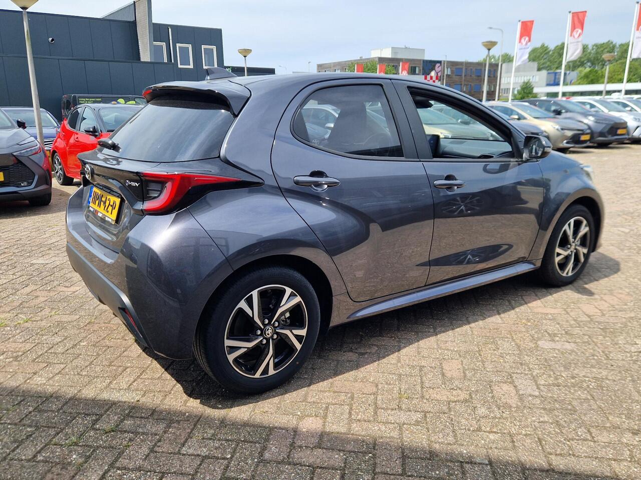 Toyota YARIS 1.5 Hybrid 115 First Edition