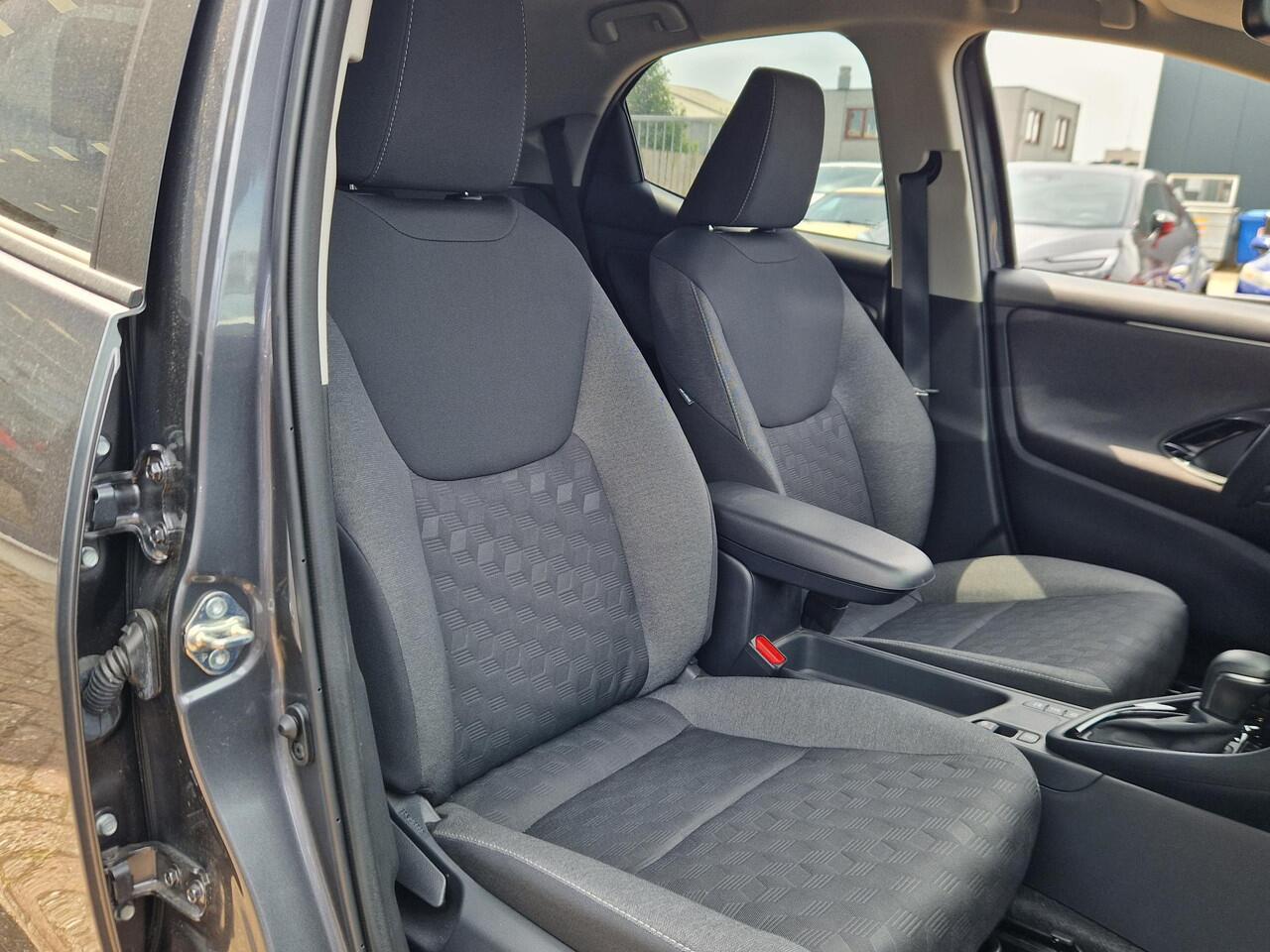 Toyota YARIS 1.5 Hybrid 115 First Edition