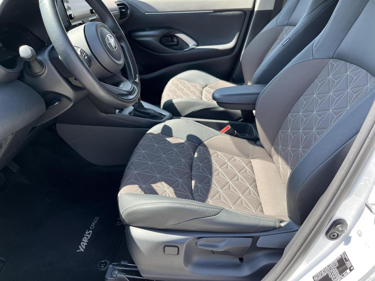 Toyota YARIS Cross 1.5 Hybrid Executive | All-in prijs | Navigatie | stoelverwarming