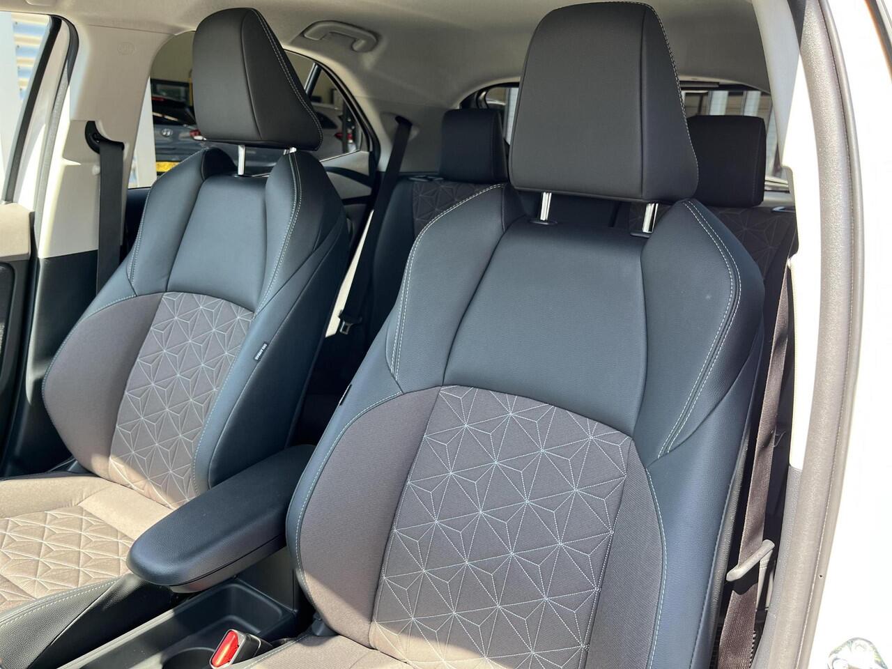 Toyota YARIS Cross 1.5 Hybrid Executive | All-in prijs | Navigatie | stoelverwarming