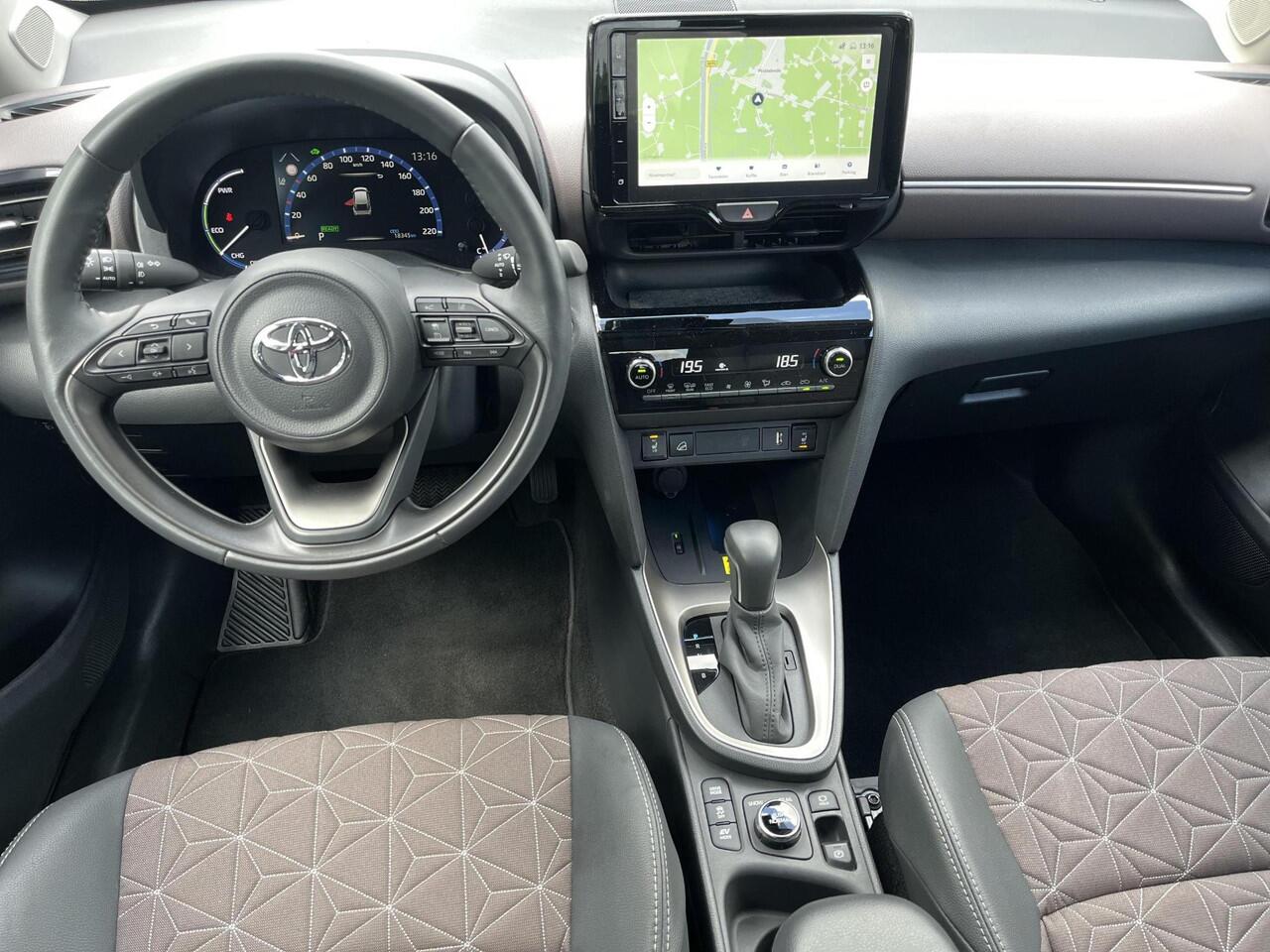 Toyota YARIS Cross 1.5 Hybrid Executive 4X4 | Navigatie | Stoel- + stuurverwarming | Parkeersensoren | Dode hoek waarschuwing |