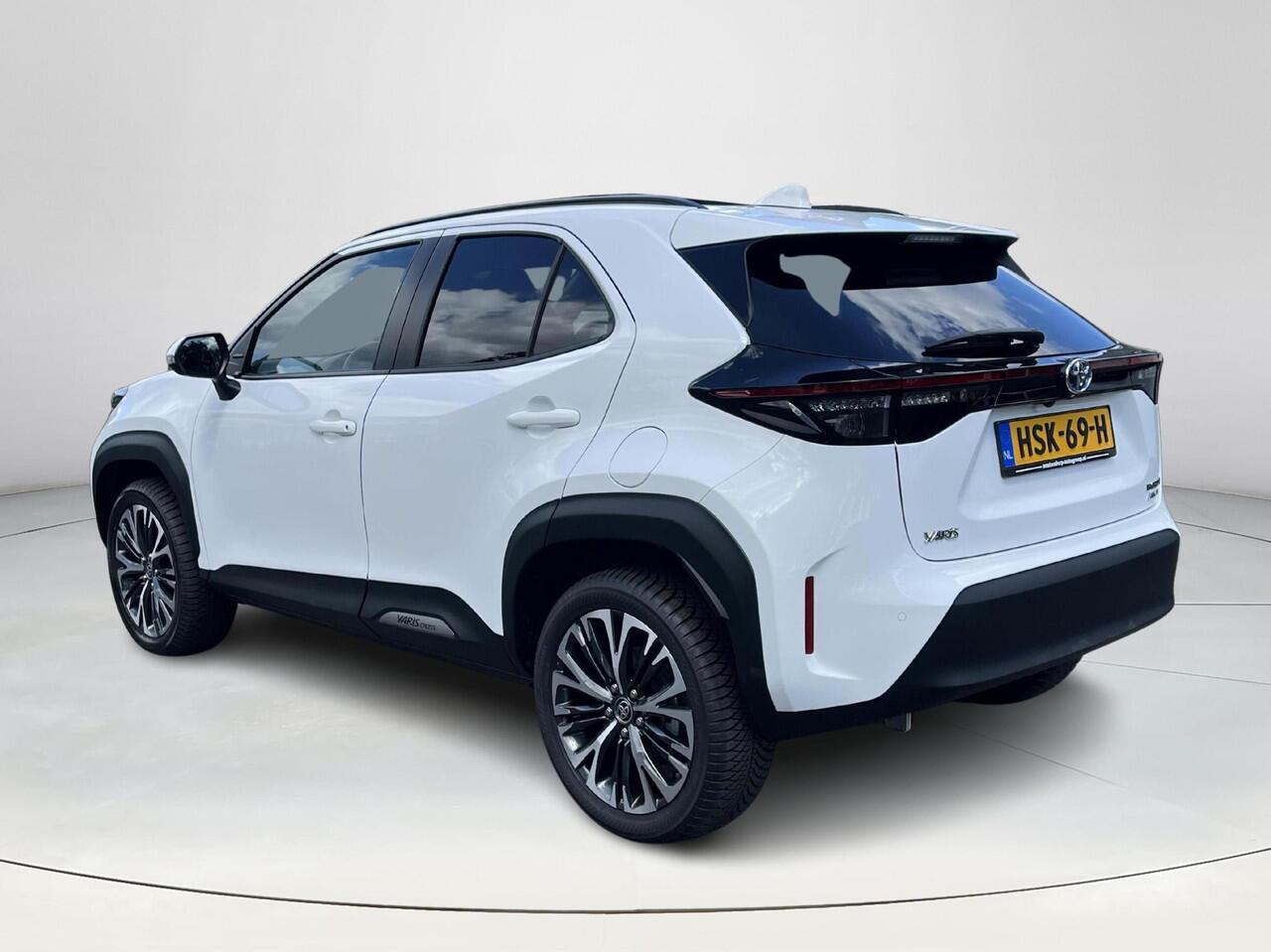 Toyota YARIS Cross 1.5 Hybrid Executive 4X4 | Navigatie | Stoel- + stuurverwarming | Parkeersensoren | Dode hoek waarschuwing |