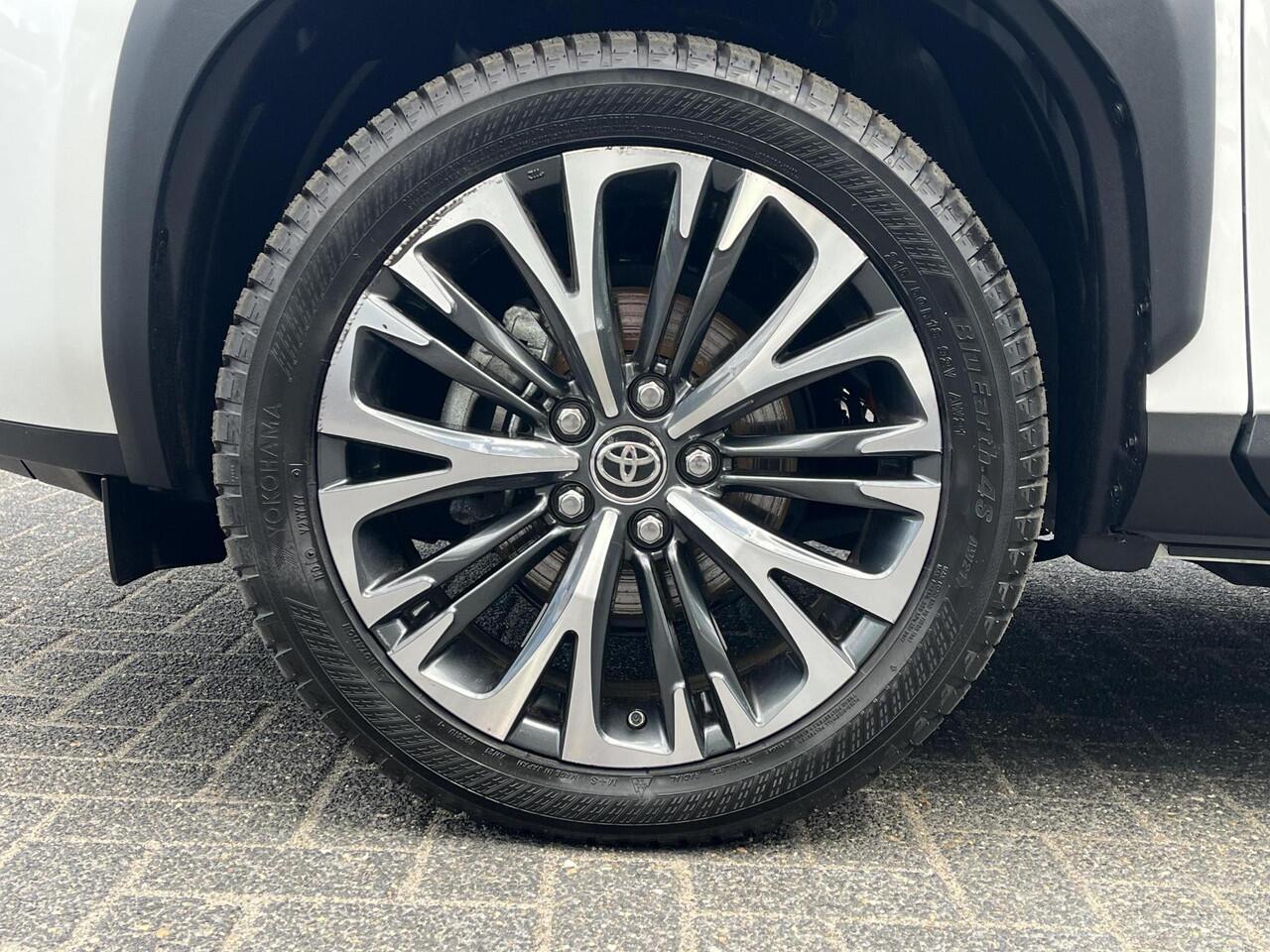 Toyota YARIS Cross 1.5 Hybrid Executive 4X4 | Navigatie | Stoel- + stuurverwarming | Parkeersensoren | Dode hoek waarschuwing |