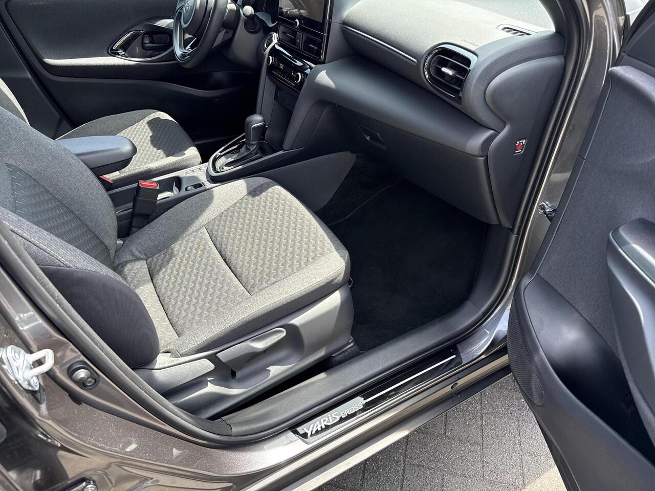 Toyota YARIS Cross 1.5 Hybrid Dynamic | Navigatie | Apple CarPlay/Android auto | Achteruitrijcamera | Stuur en Stoelverwarming