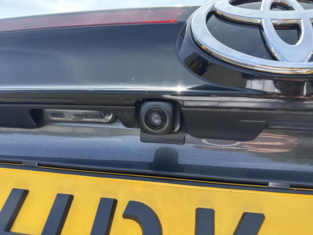 Toyota YARIS Cross 1.5 Hybrid Dynamic | Navigatie | Apple CarPlay/Android auto | Achteruitrijcamera | Stuur en Stoelverwarming