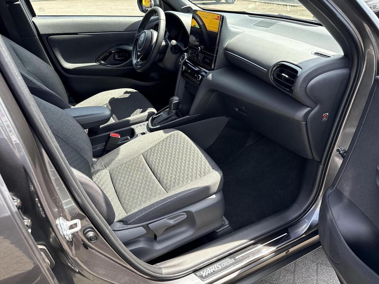 Toyota YARIS Cross 1.5 Hybrid Dynamic | Navigatie | Apple CarPlay/Android auto | Achteruitrijcamera | Stuur en stoelverwarming