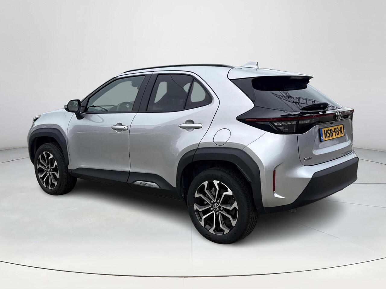 Toyota YARIS Cross 1.5 Hybrid 115 First Edition **STOEL EN STUURWIELVERWARMING/ KEYLESS/ CLIMATE CONTROL/ 36 MAANDEN GARANTIE**