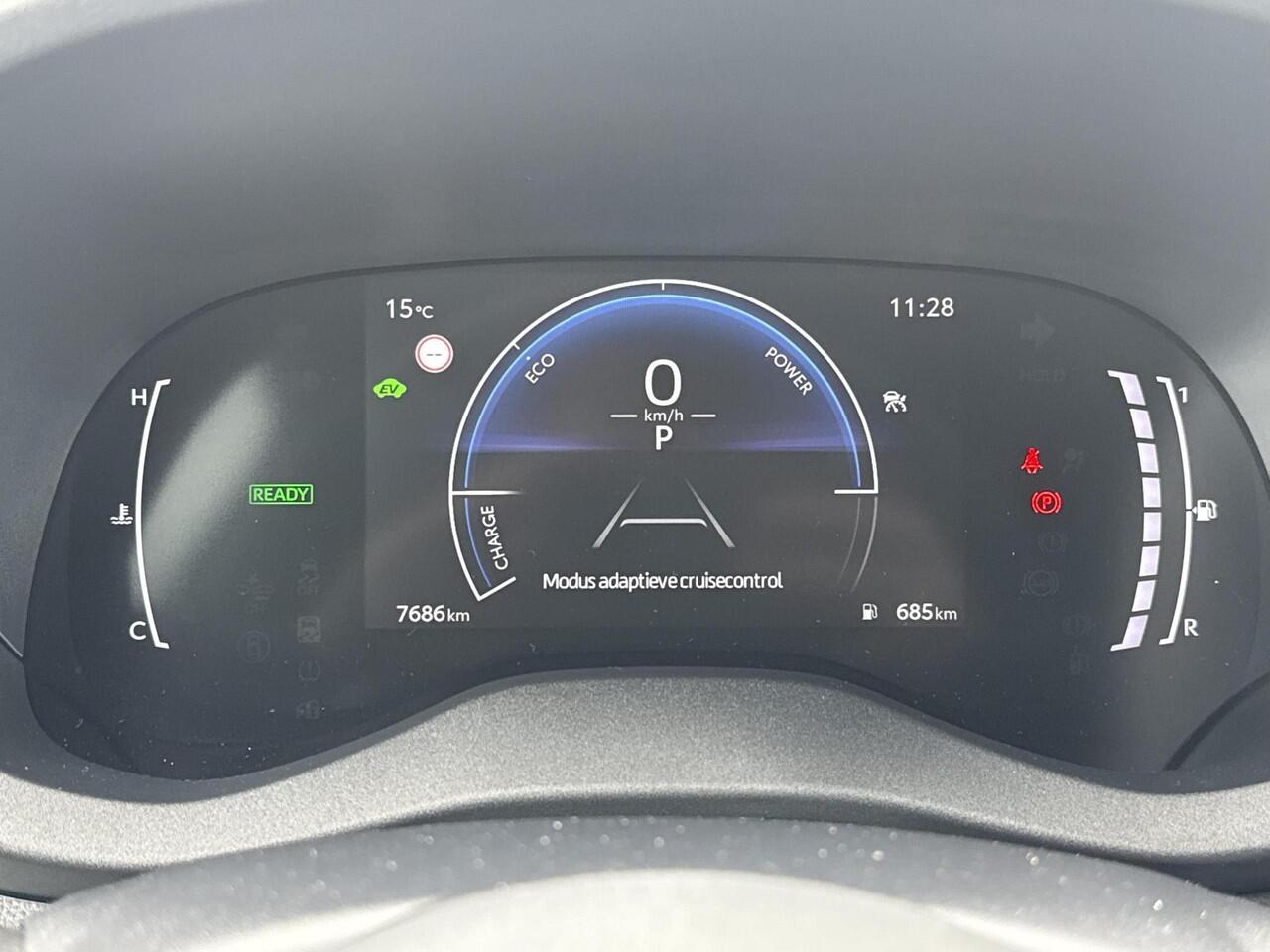 Toyota YARIS Cross 1.5 Hybrid 115 First Edition **STOEL EN STUURWIELVERWARMING/ KEYLESS/ CLIMATE CONTROL/ 36 MAANDEN GARANTIE**