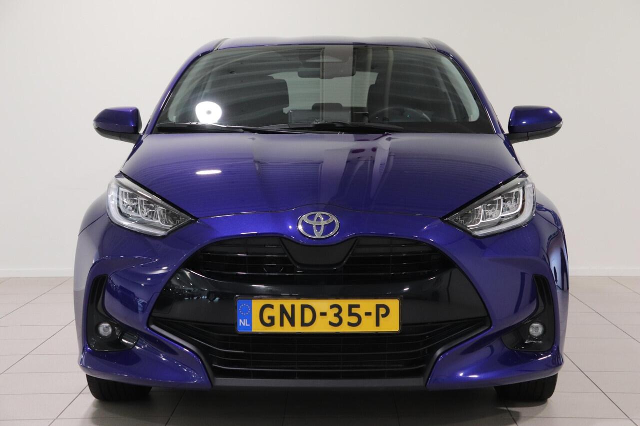 Toyota YARIS 1.5 Hybrid 115 First Edition LM-velgen, Metallic lak, Adaptieve cruise control, Apple Carplay/Android Auto, Climate Control, Camera!