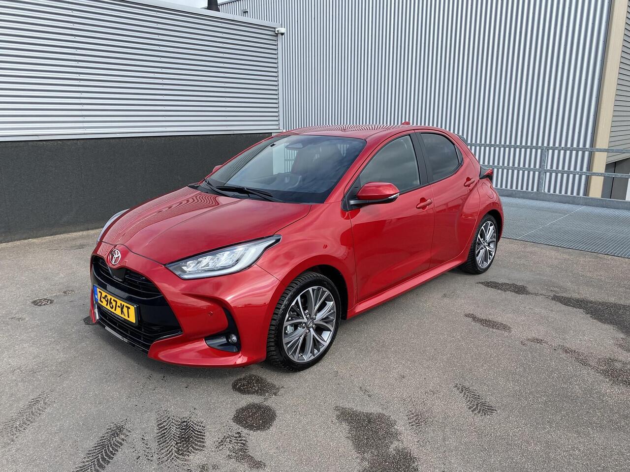 Toyota YARIS 1.5 Hybrid 130 Executive Navigatie Apple CarPlay/Android Auto, Dodehoek detectie, parkeersensoren v&a, adaptieve cruise control, keyless, stoel verwarming, 1e eign.