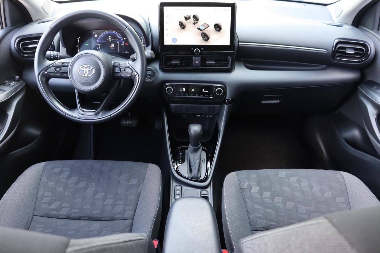 Toyota YARIS 1.5 Hybrid 115 First Edition, Navi