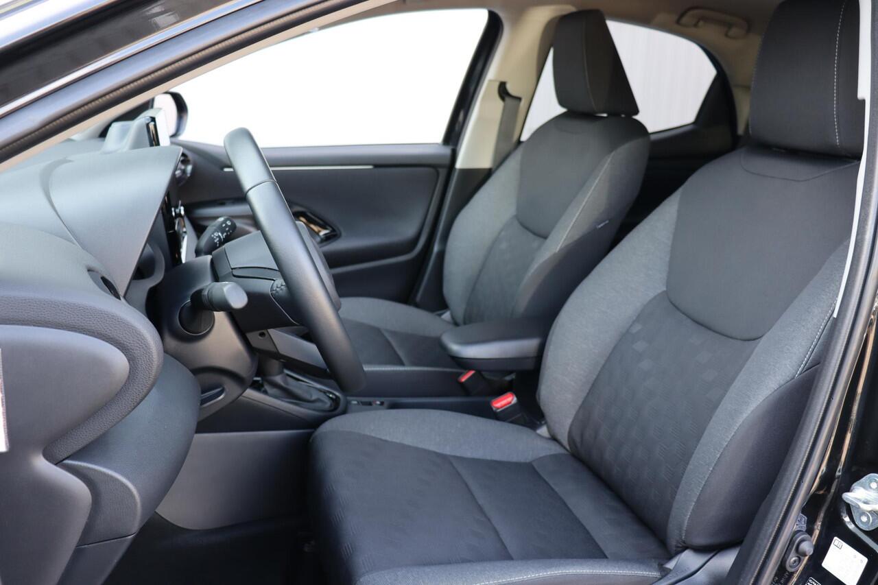 Toyota YARIS 1.5 Hybrid 115 First Edition, Navi