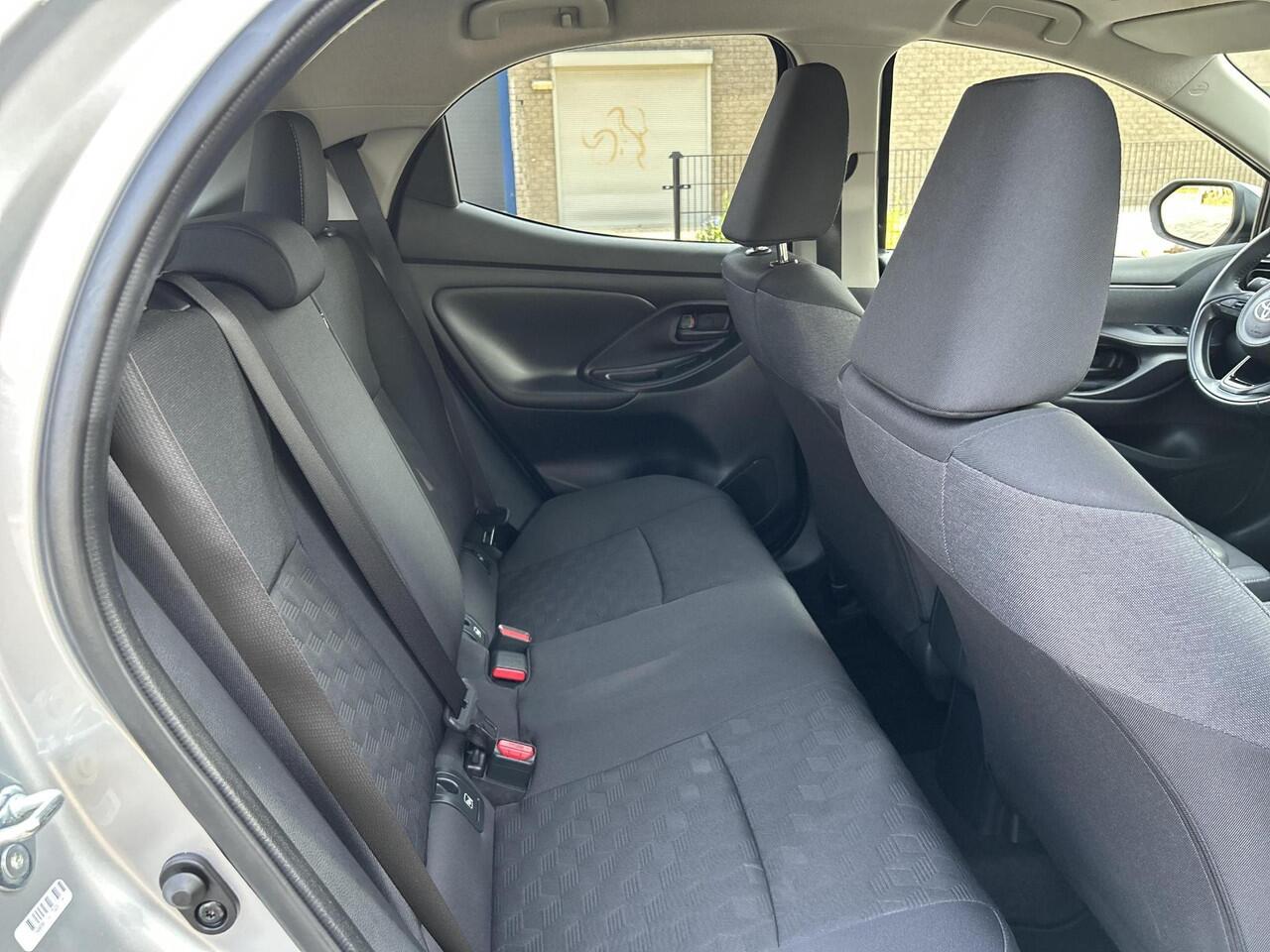 Toyota YARIS 1.5 Hybrid 115 First Edition