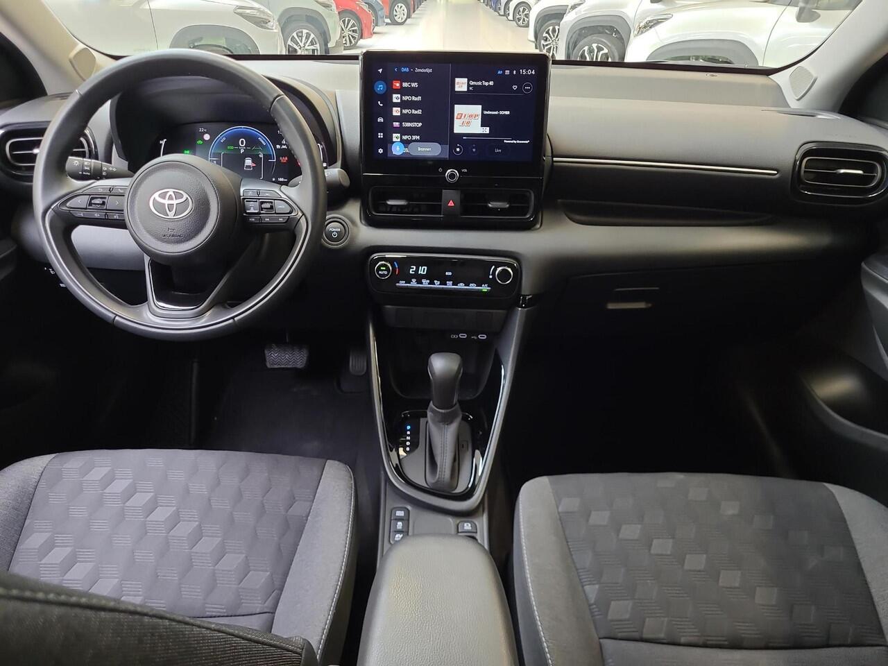 Toyota YARIS 1.5 Hybrid 115 First Edition | Apple CarPlay / Android Auto | LED Verlichting | Rijklaarprijs incl. garantie |