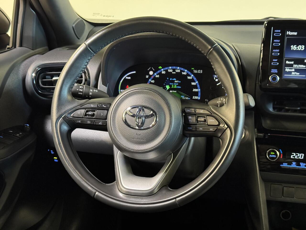 Toyota YARIS Cross 1.5 Hybrid Dynamic | carplay | Clima | Camera | DAB |