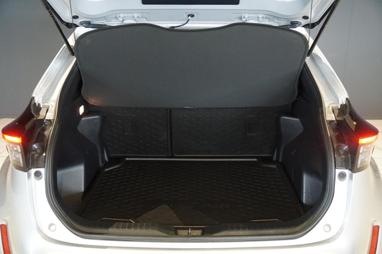 Toyota YARIS Cross 1.5 Hybrid Dynamic + Comfort Pack / TOYOTA GARANTIE / DODEHOEK / STUURVERWARMING