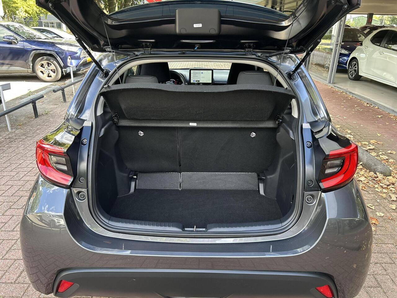 Toyota YARIS 1.5 Hybrid 115 First Edition