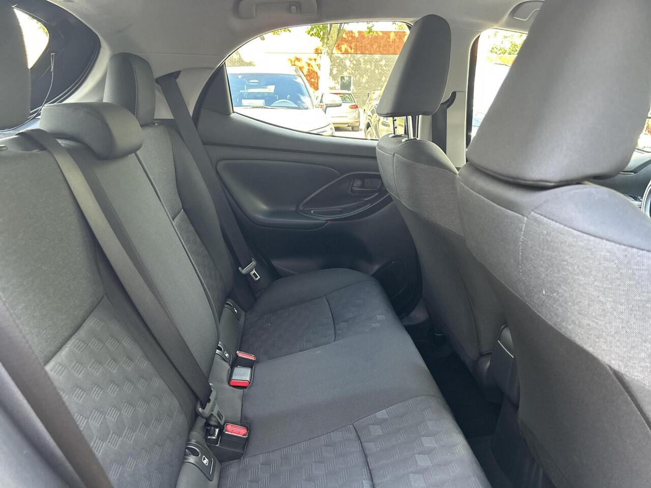 Toyota YARIS 1.5 Hybrid 115 First Edition